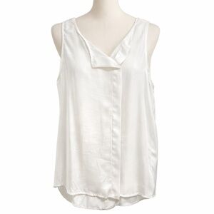 Elegant White Sleeveless Blouse with pleating details